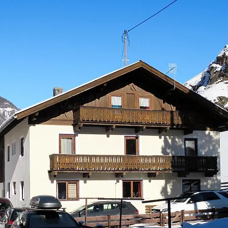Haus Falkner 735W